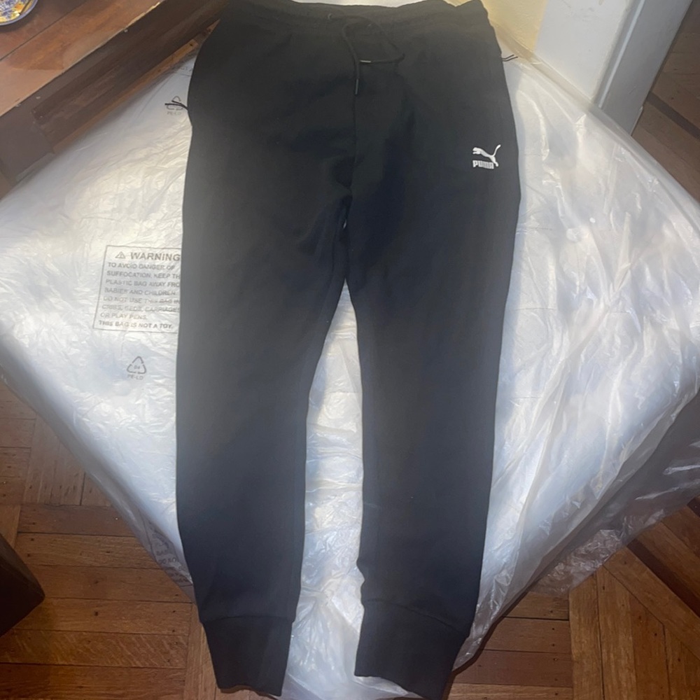 Mens puma sweatpants size small good condition